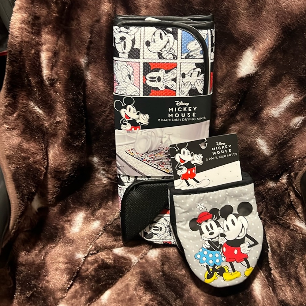 Bundle: Disney Mickey Mouse Drying Mats and Mini Mitts